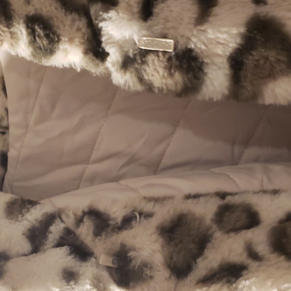 Dennis Basso Super Soft Reversible Faux Fur Water Resistant Jacket with hood 1X - Picture 5 of 10